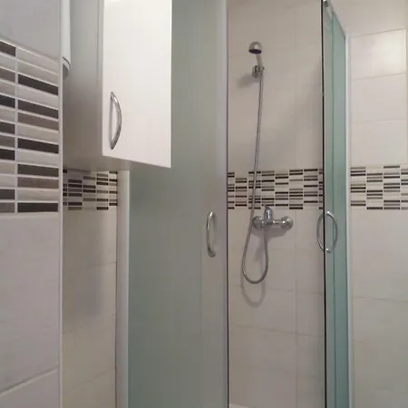 Flower Double Split - بيت ضيافة 4*