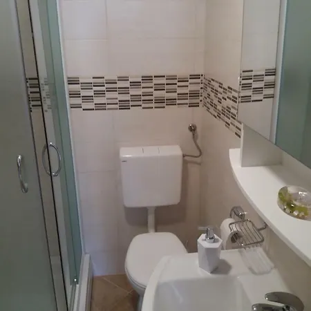 بيت ضيافة Flower Double Split -